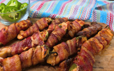 JALAPEÑO POPPERS ENVUELTOS EN TOCINO AHUMADO